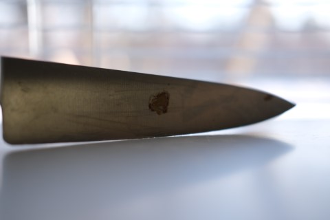 Kockkniv med skadad egg